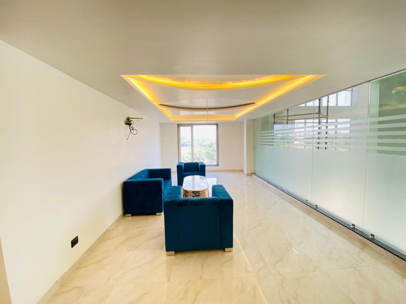 גרייטר נוידה Hotel Holiday Grand מראה חיצוני תמונה