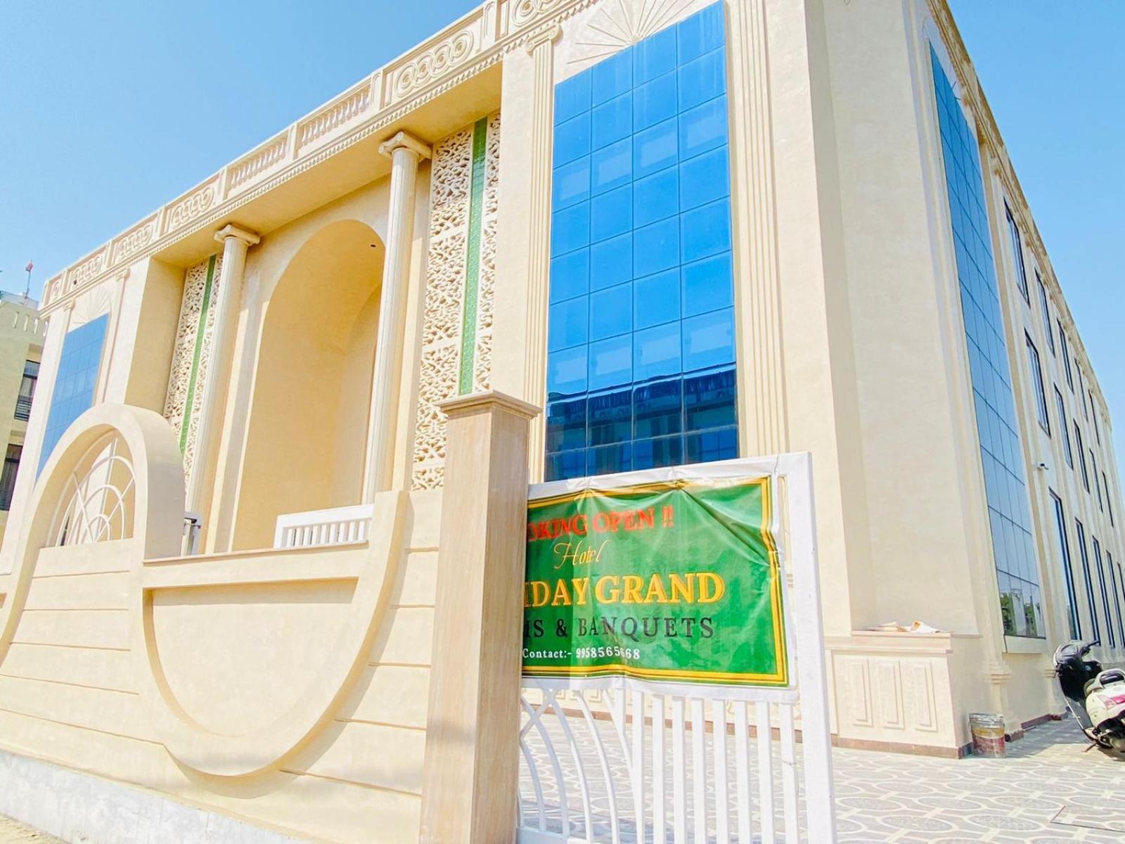 גרייטר נוידה Hotel Holiday Grand מראה חיצוני תמונה